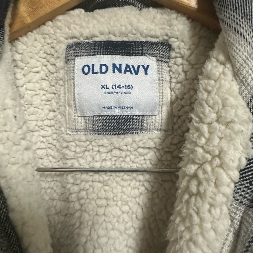 Old Navy Checkered Flannel Sherpa Lines Jacket Size XL boys - Picture 6 of 7